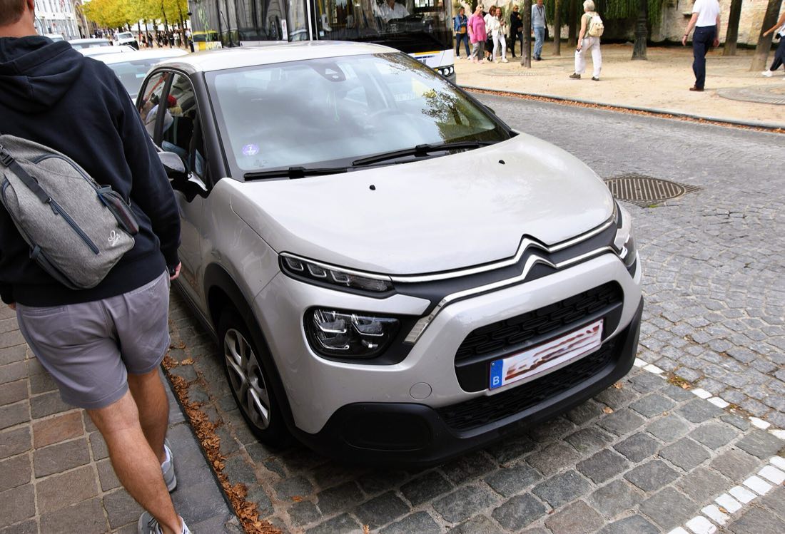 Citroen C3 PureTech 83 Shine, Poste de conduite