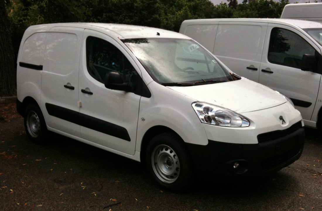 Peugeot Partner Standard BlueHDi 100 Premium, Profil gauche